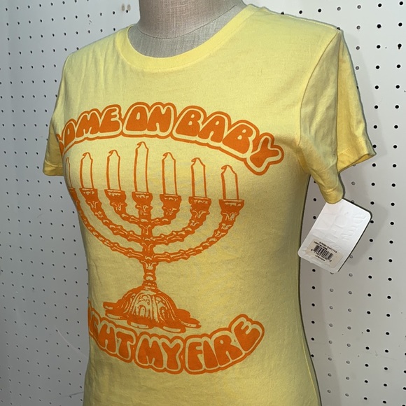 NWT David & Goliath Hanukkah Menorah Holiday Baby Tee Women’s Large - Picture 3 of 11